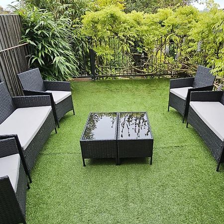 Villa The Hive 4 Bed House Pool Table Air-Con Maidstone Exterior foto
